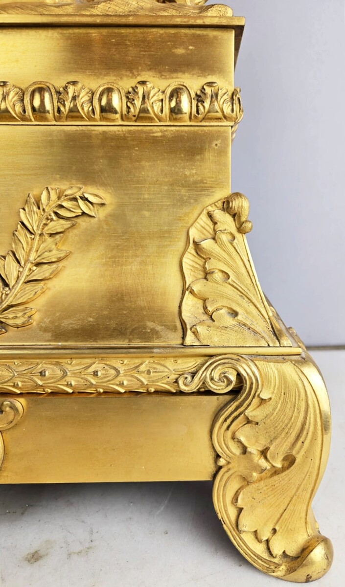 gilded bronze clock figuring the Admiral Michiel de Ruyter