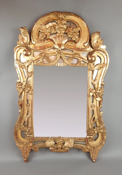Gilded wooden beaded mirror, late 18th century