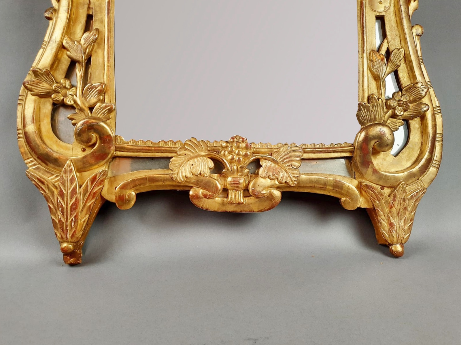 Gilded wooden beaded mirror, late 18th century
