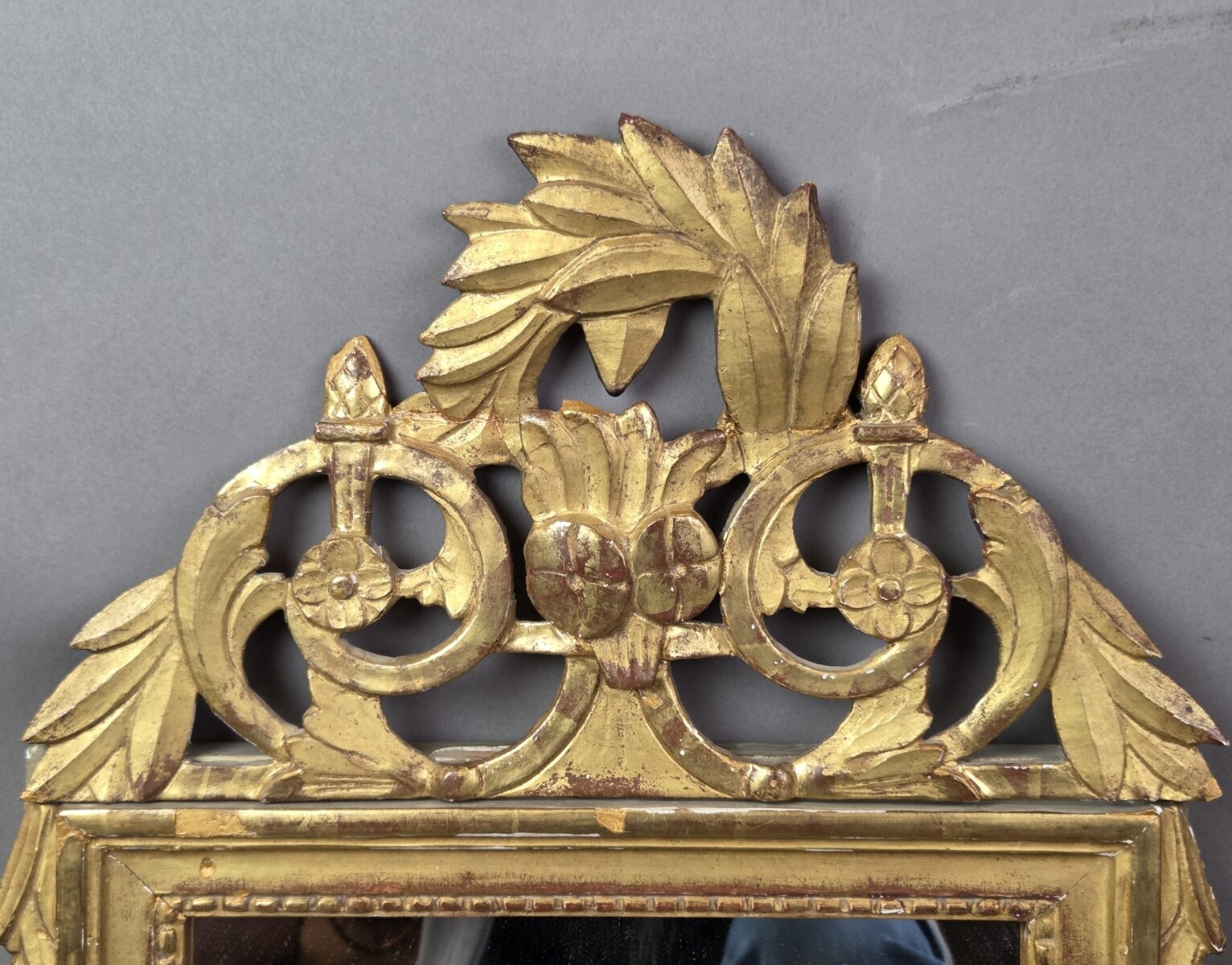 Gilded wooden mirror, 18th