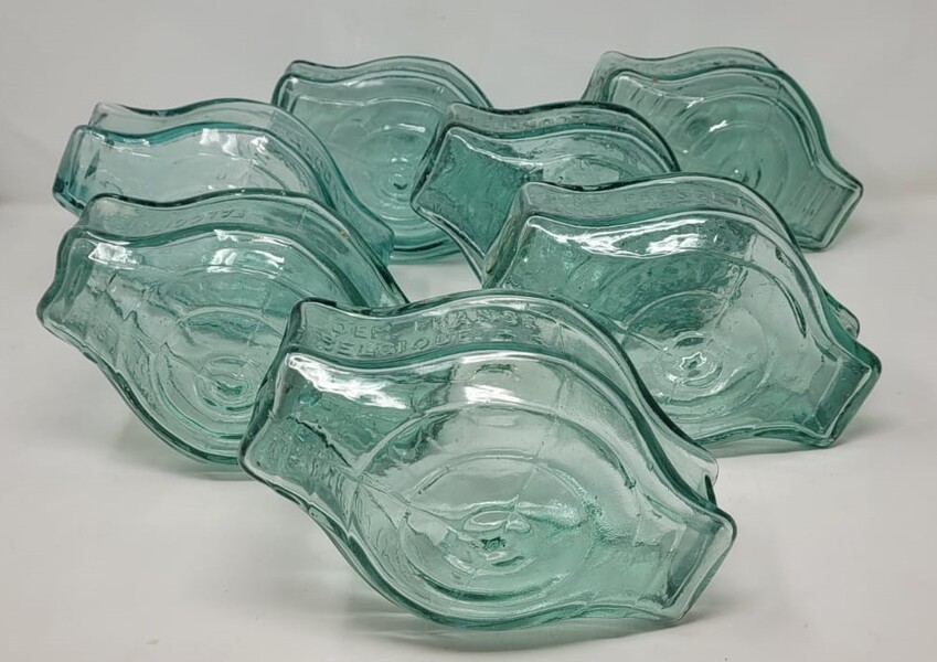 Glass bricks (750 pcs) of different shapes and colors - different models and sizes - Price from €25 to €55 each - circa 1920 