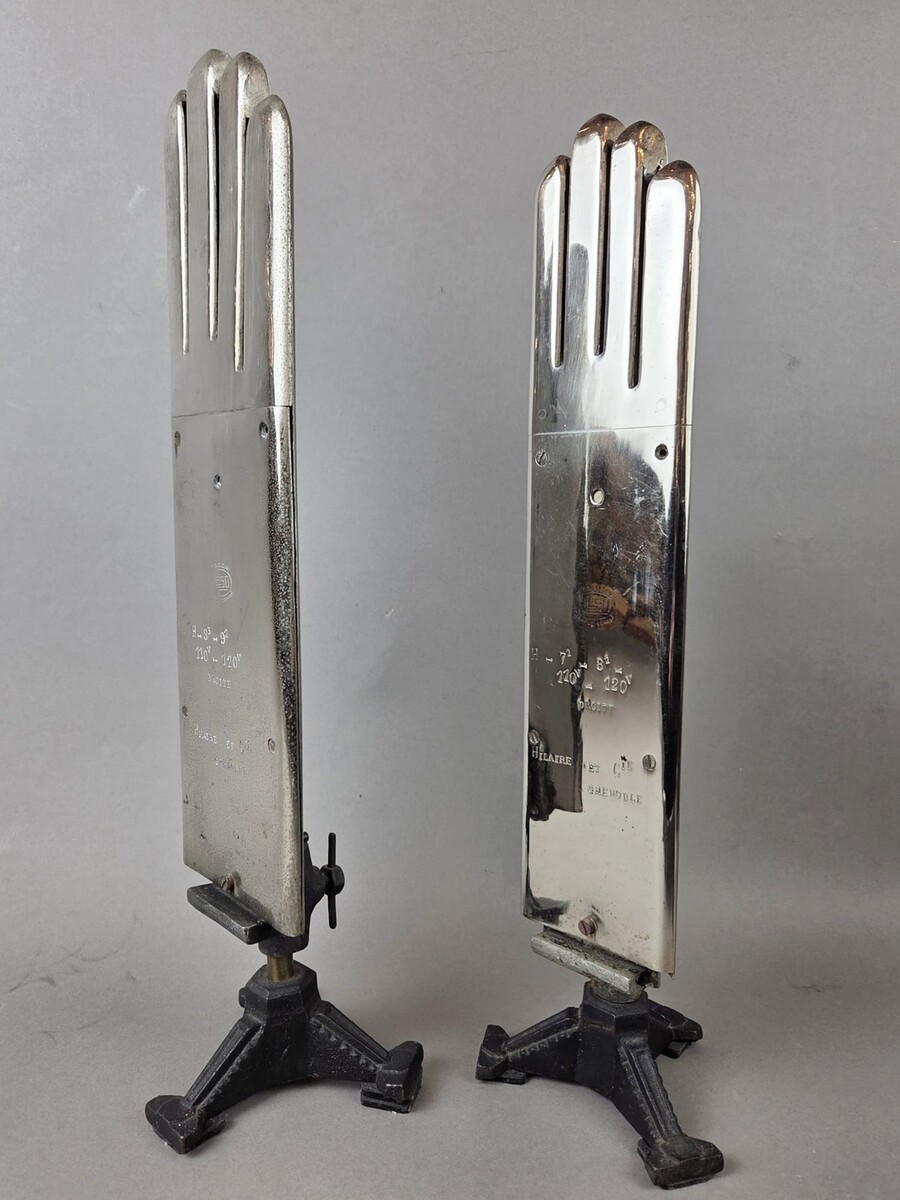 Glovemaker's tools, pair of glove warmers