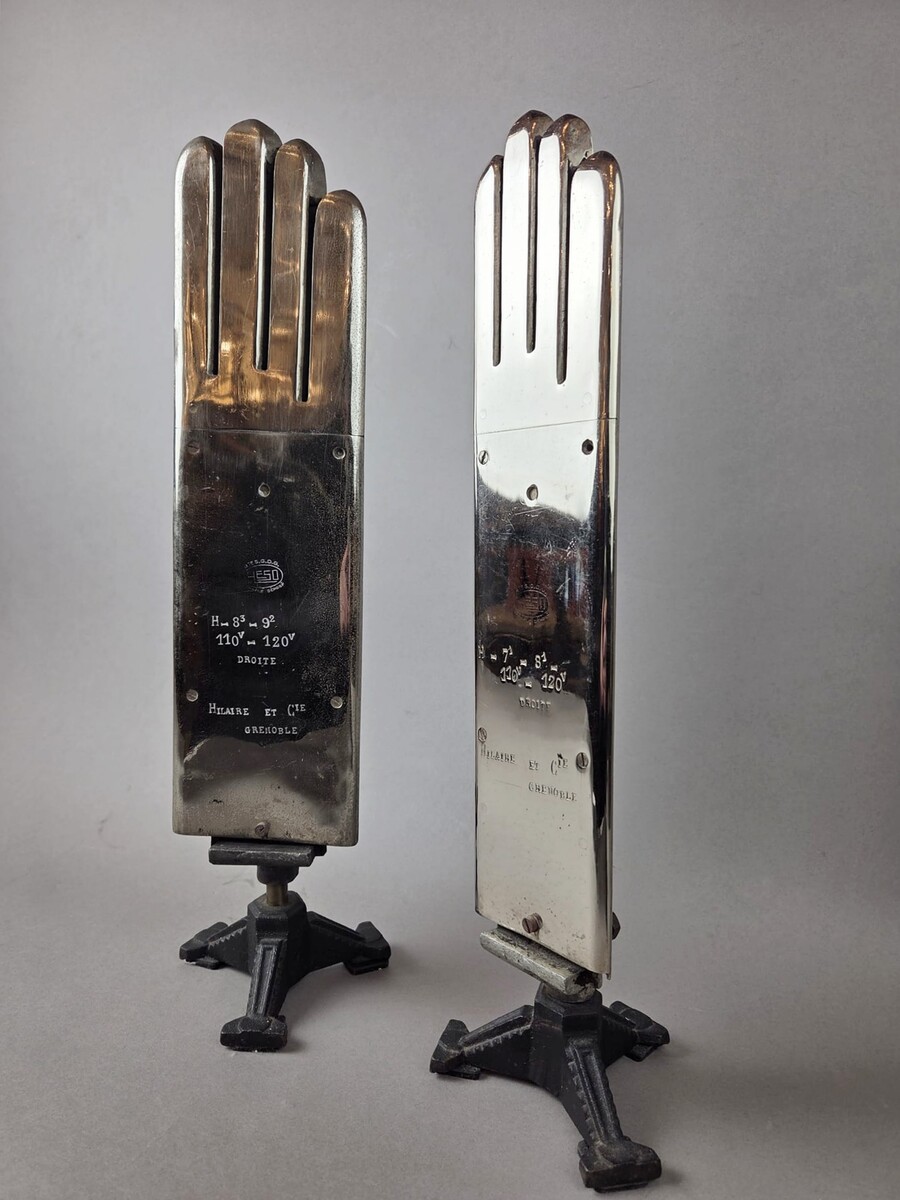 Glovemaker's tools, pair of glove warmers