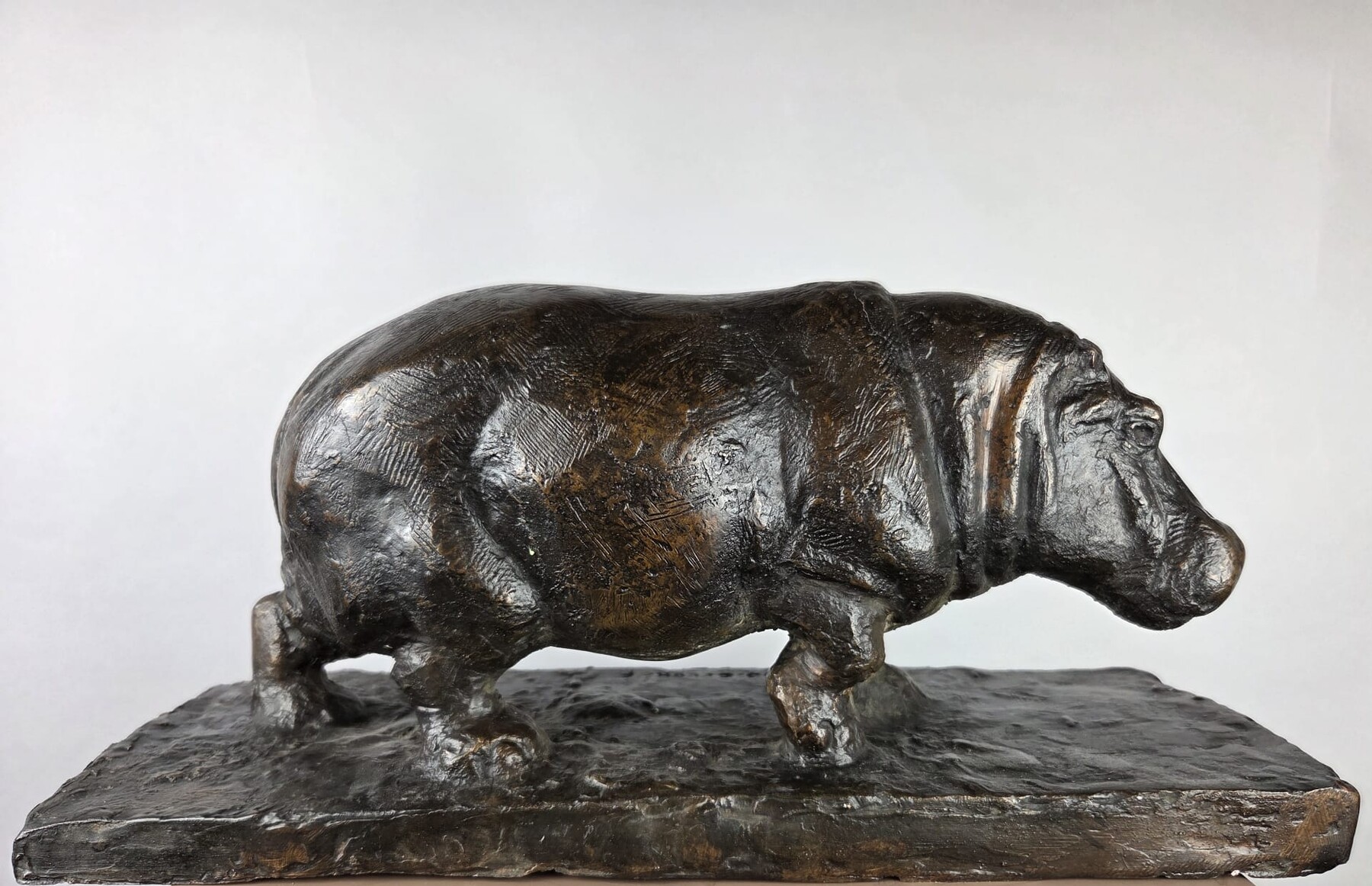 Herbert Geldhof, bronze sculpture with a brown patina, 