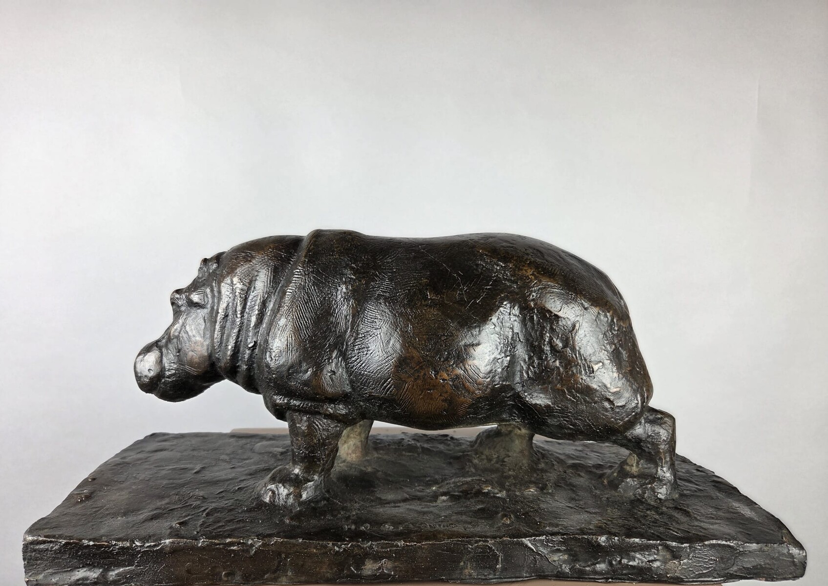 Herbert Geldhof, bronze sculpture with a brown patina, 