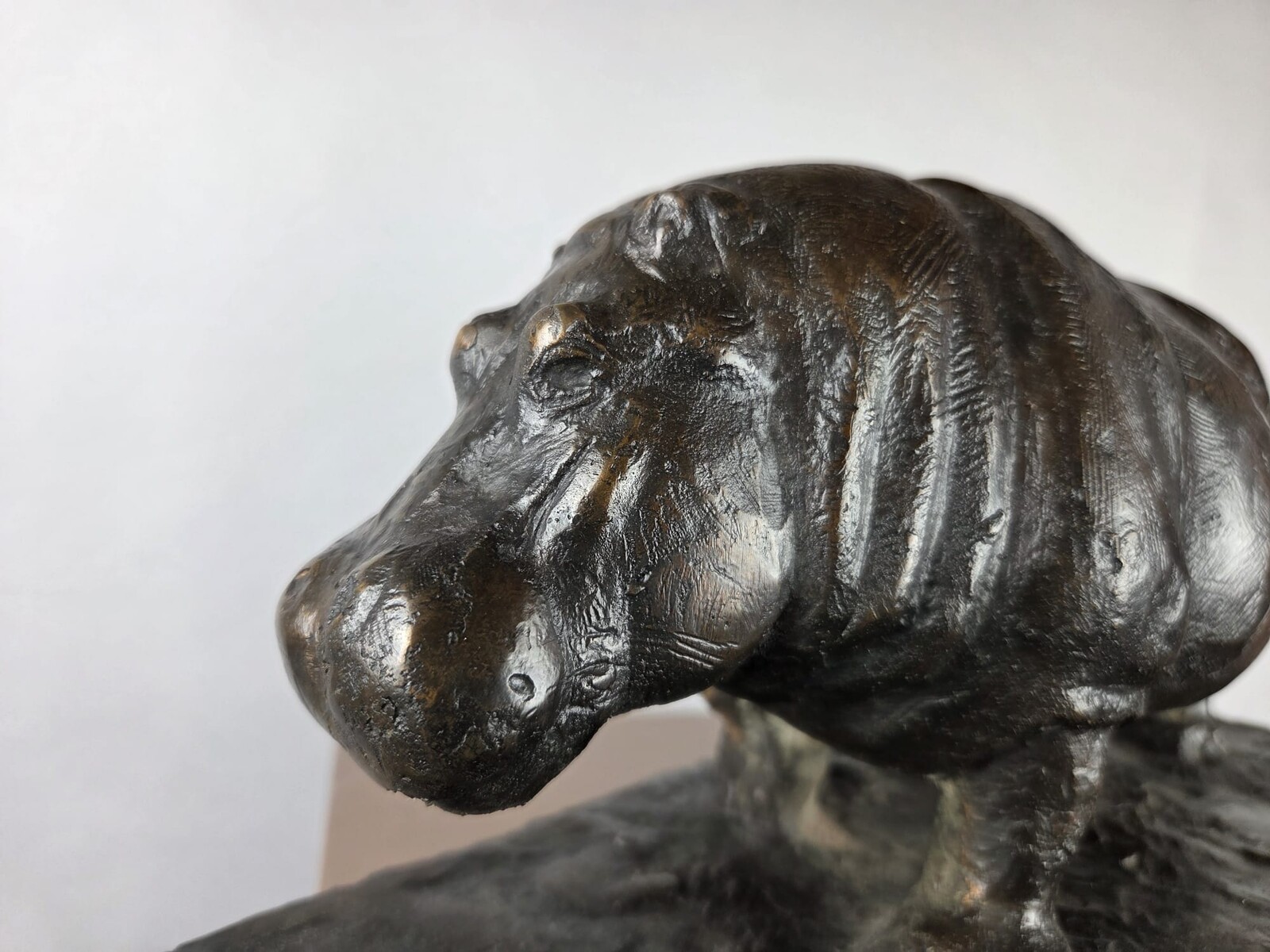 Herbert Geldhof, bronze sculpture with a brown patina, 