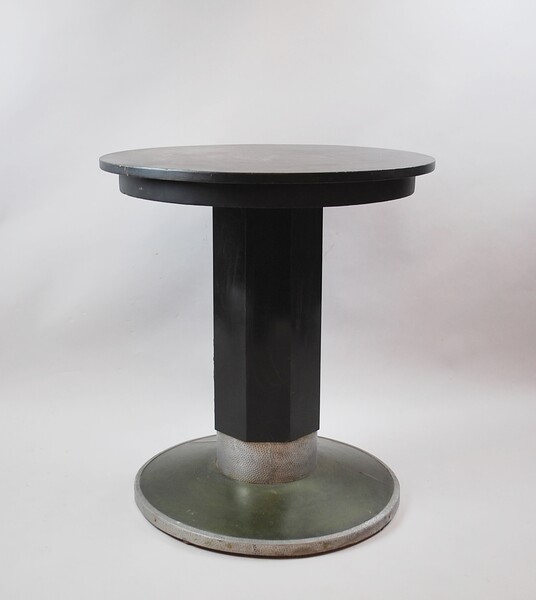 HOFFMANN J. Art Deco pedestal table