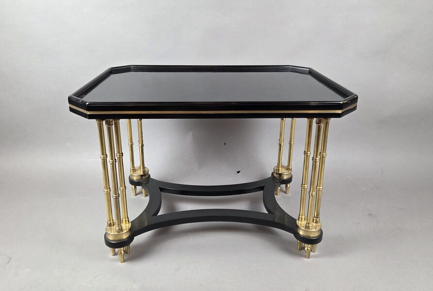 Hollywood Regency coffee table in black lacquered wood and gilded bronze