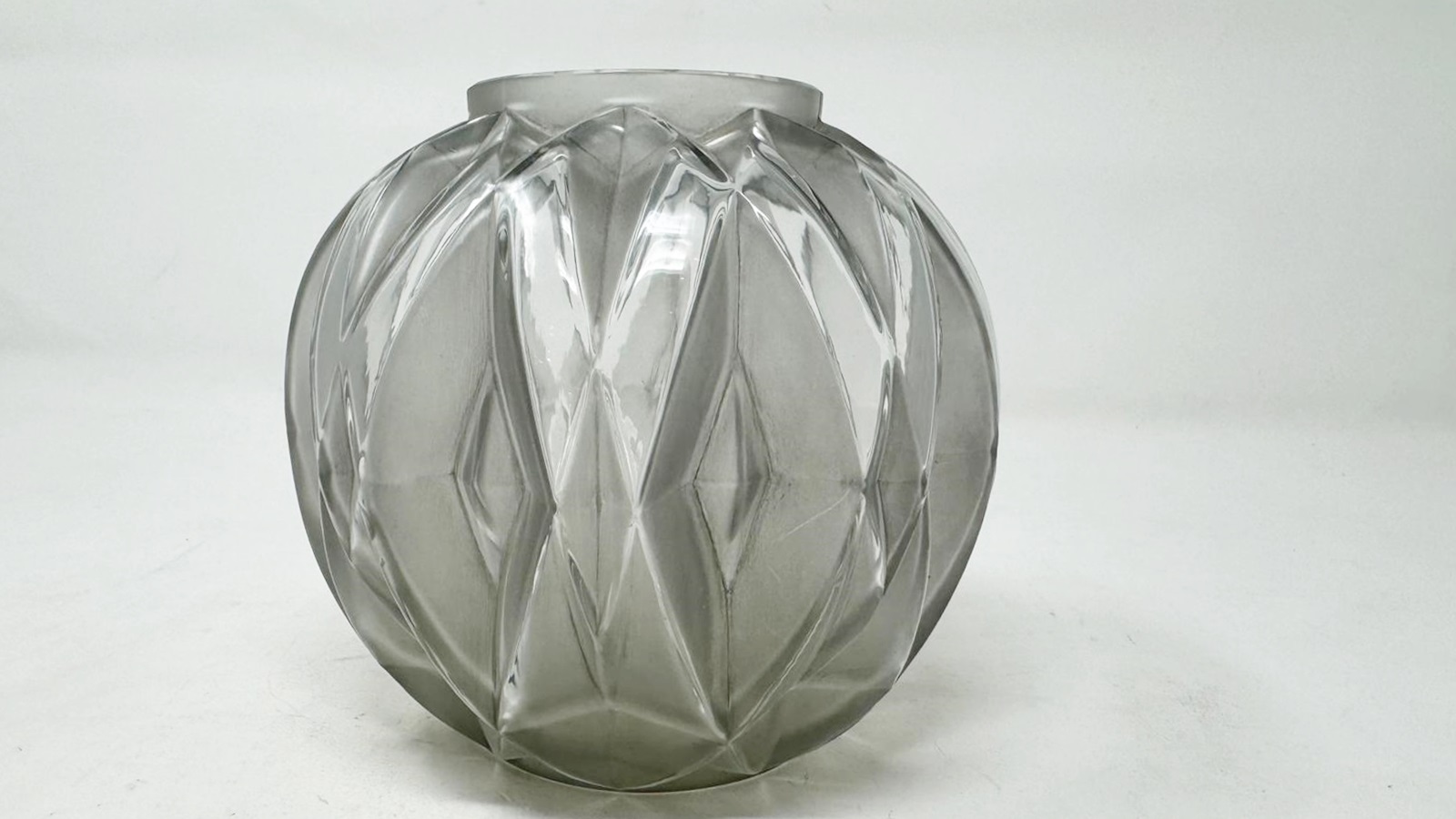 Hunebelle André, Art Deco prism vase