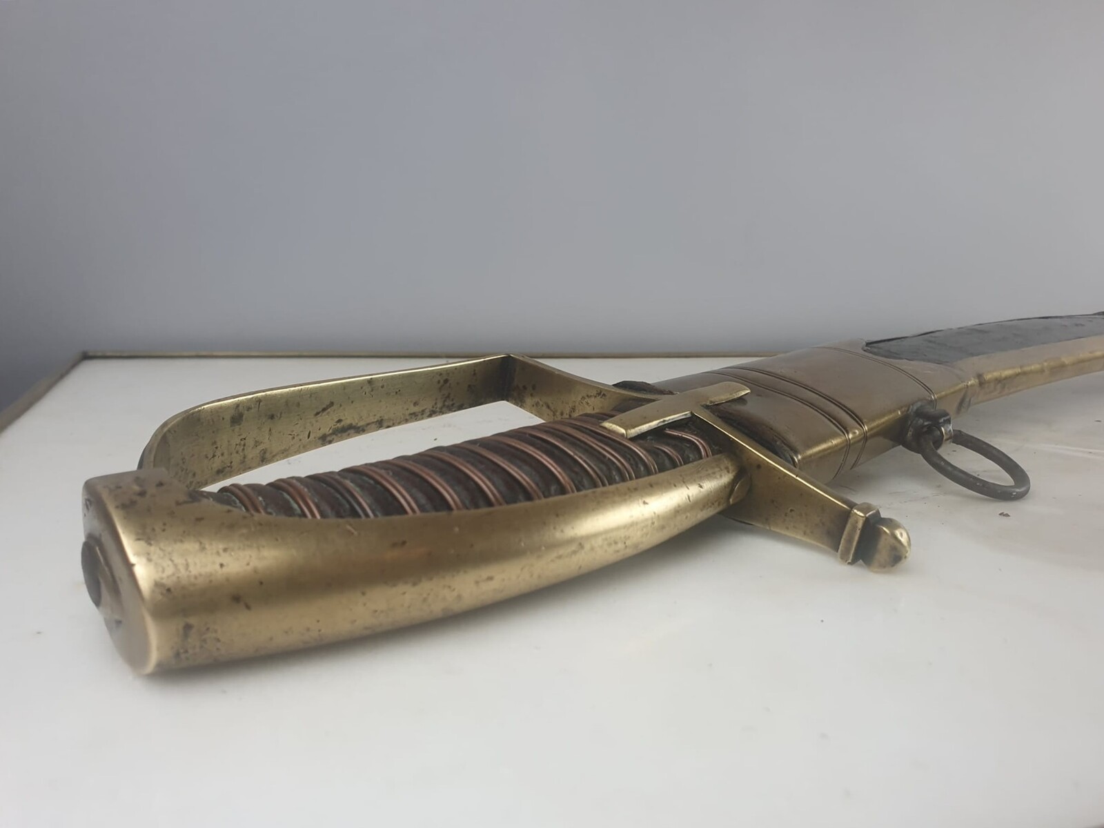 Hungarian hussar sabre, single-pronged brass mount
