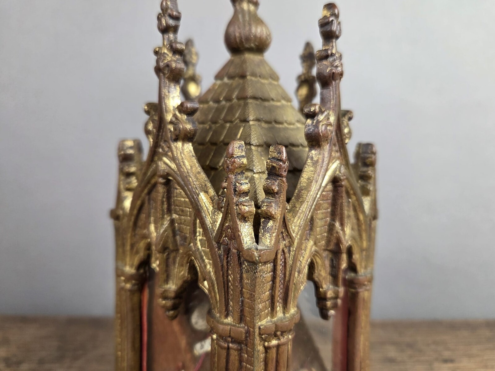 Important Neo-Gothic ormolu reliquary-chapel, XIXᵉ century