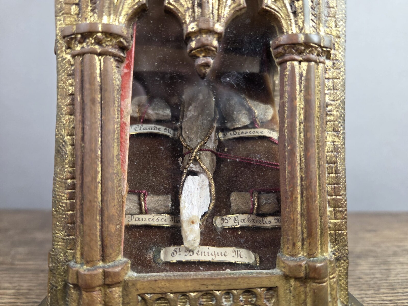 Important Neo-Gothic ormolu reliquary-chapel, XIXᵉ century