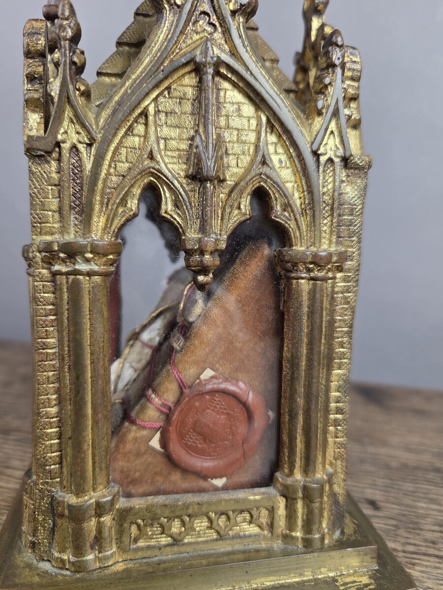 Important Neo-Gothic ormolu reliquary-chapel, XIXᵉ century
