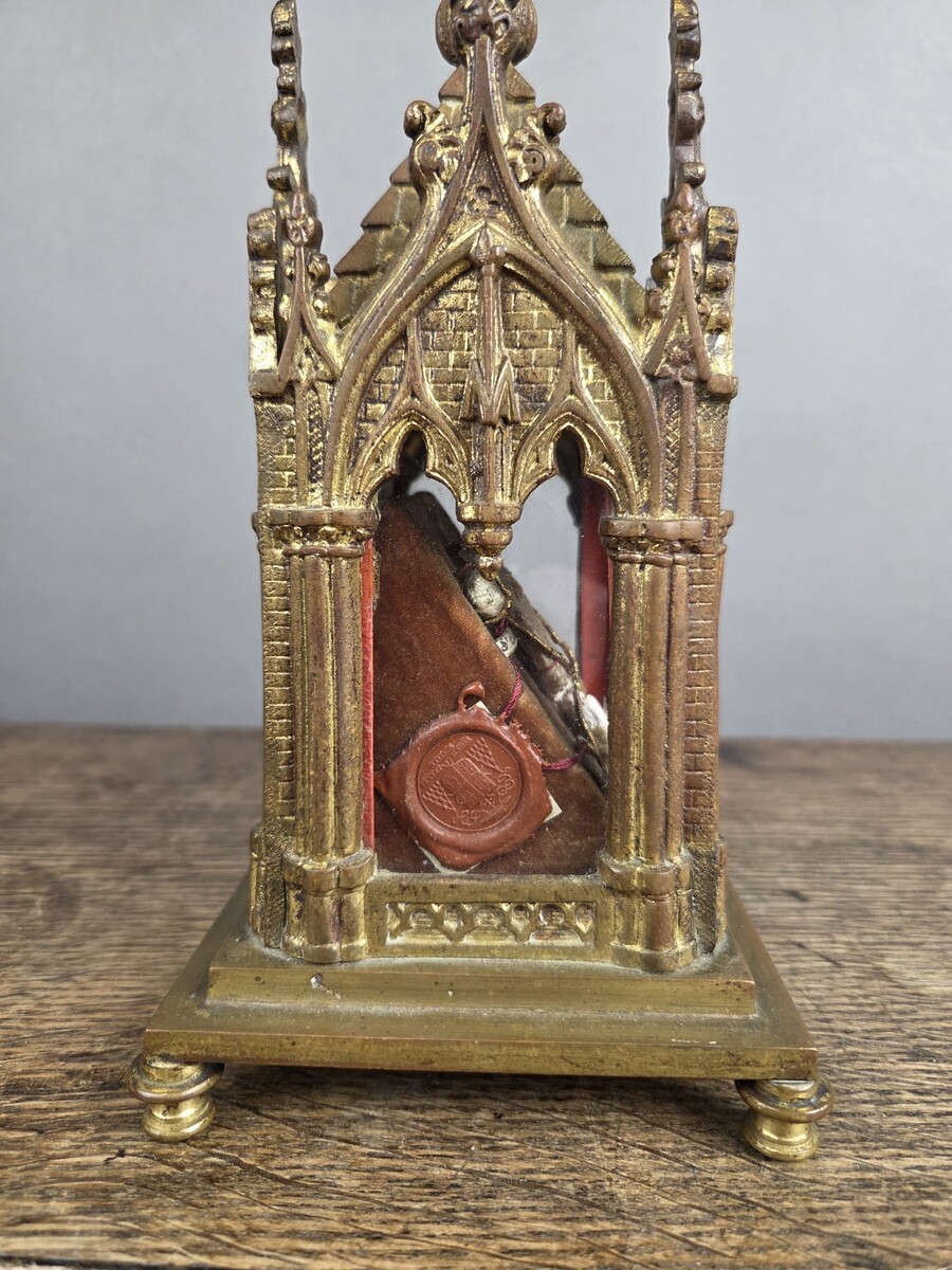 Important Neo-Gothic ormolu reliquary-chapel, XIXᵉ century