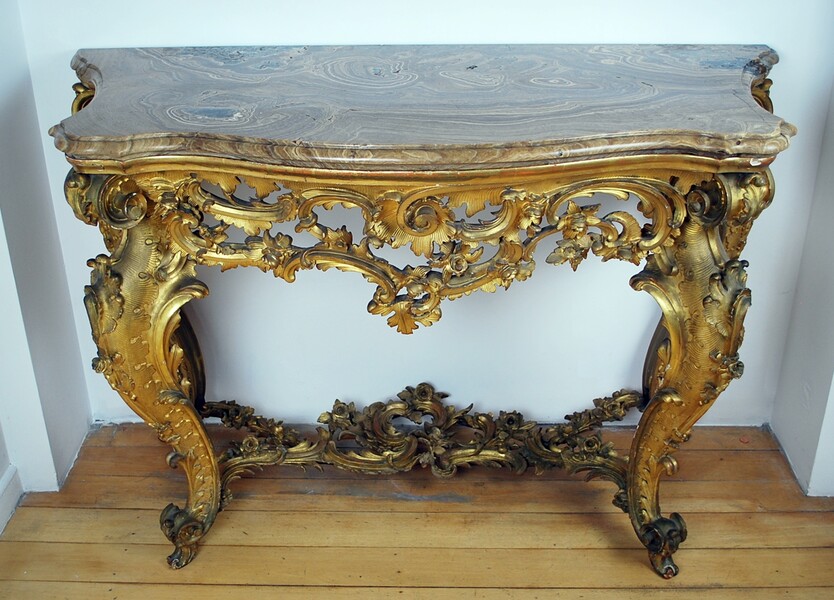 Important tuscan console