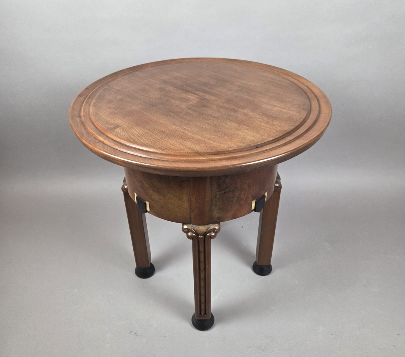 In the style of Chambon, Art Deco mahogany pedestal table