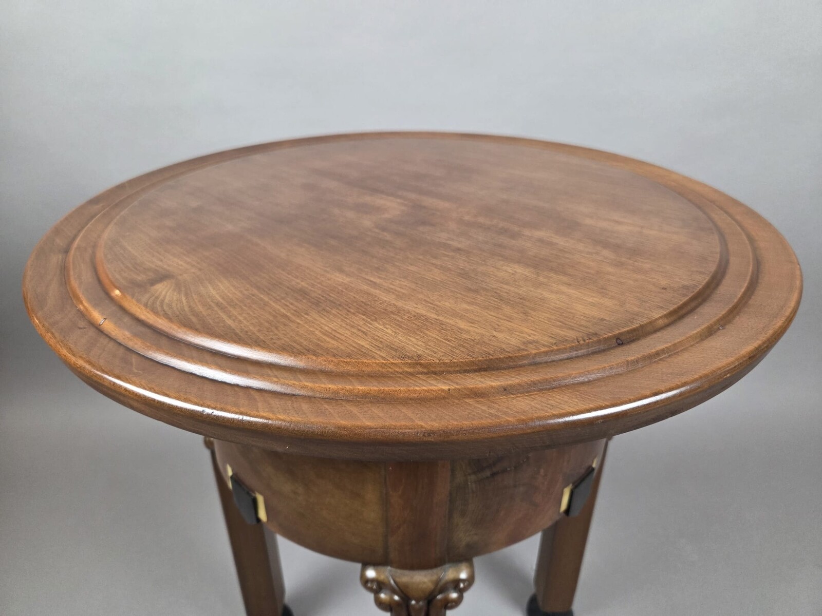 In the style of Chambon, Art Deco mahogany pedestal table