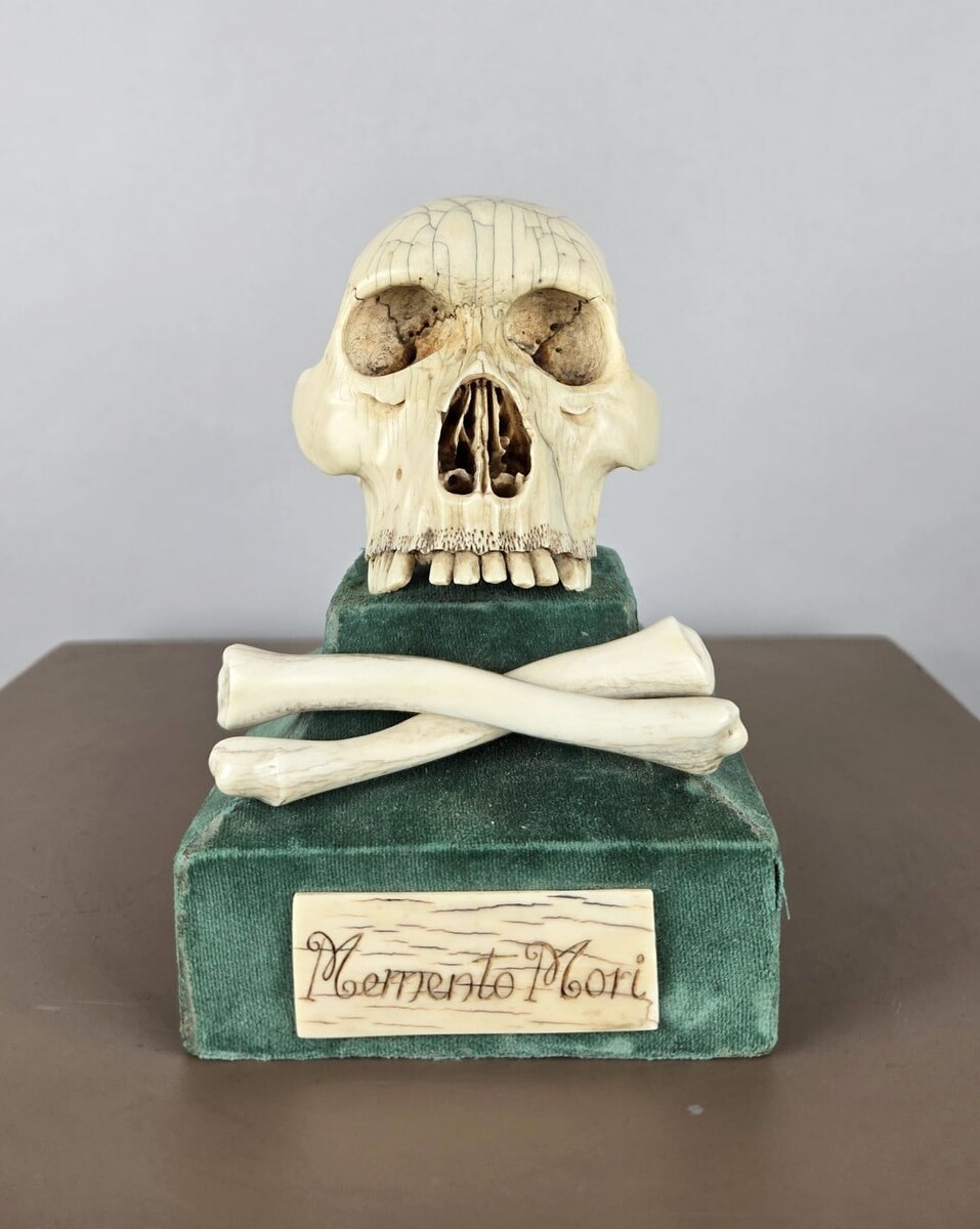 Ivory skull, Memento Mori, circa 17th 
