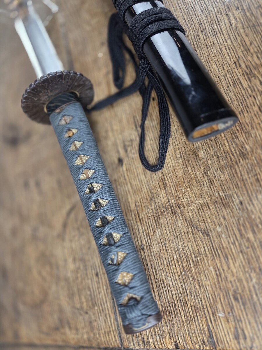 Katana, late Edo period, beautiful tempered line