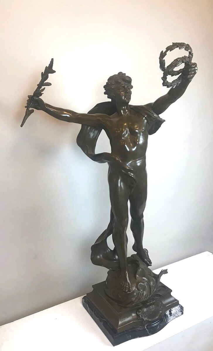 Large bronze sculpture signed Louis Auguste Moreau - 