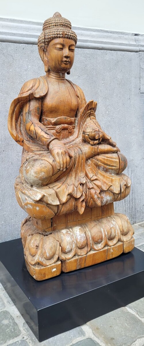 Large carved wooden Buddha - some traces of polychromy - circa 1900