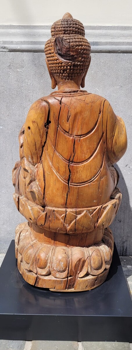 Large carved wooden Buddha - some traces of polychromy - circa 1900