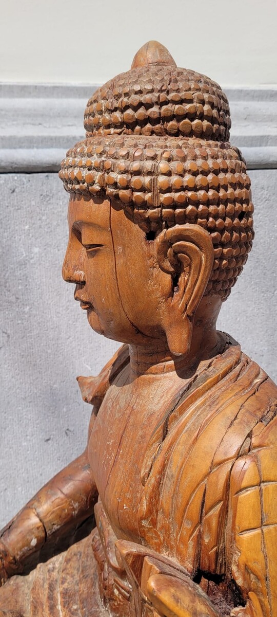 Large carved wooden Buddha - some traces of polychromy - circa 1900
