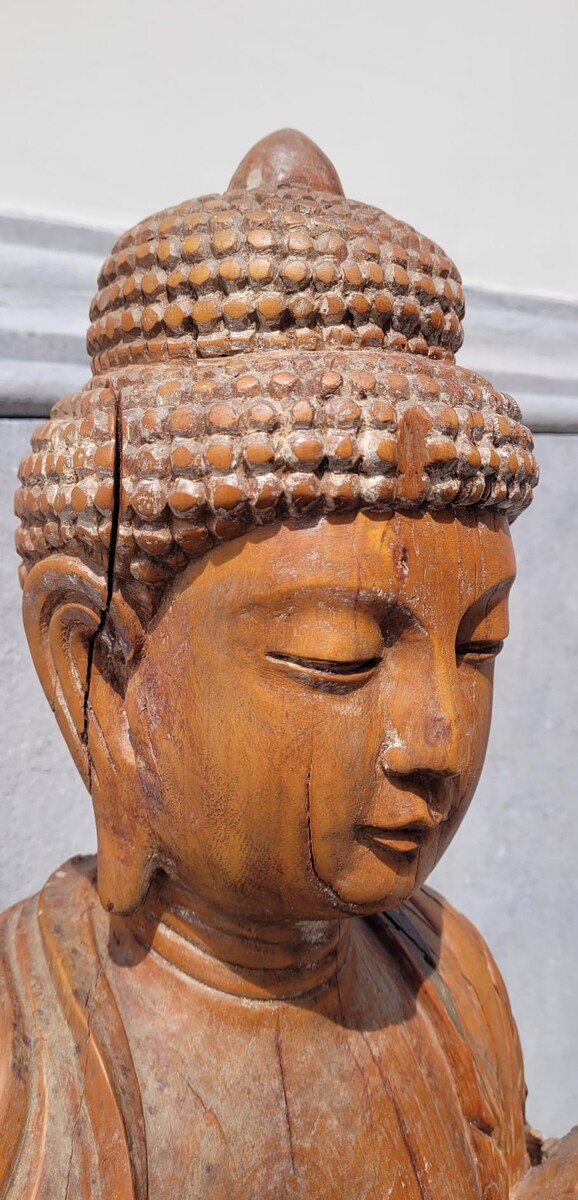 Large carved wooden Buddha - some traces of polychromy - circa 1900