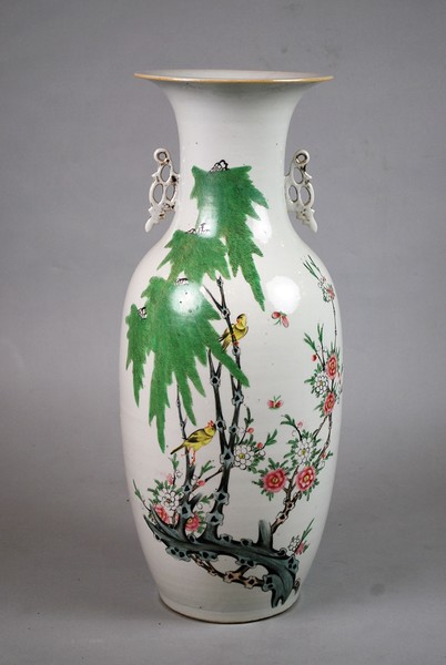 Large Chinese porcelain vase, 19th