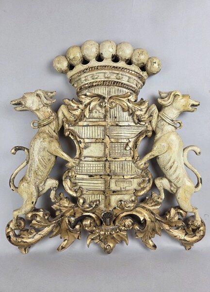 Large coat of arms in carved and patinated wood, 19th