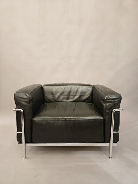 LC3 armchair in black leather, Le Corbusier, 1970s