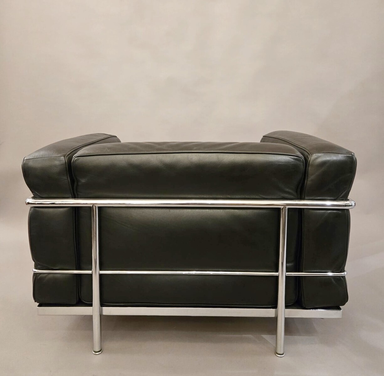 LC3 armchair in black leather, Le Corbusier, 1970s