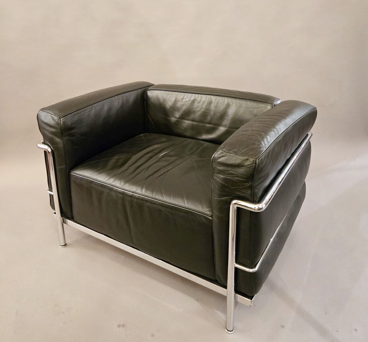 LC3 armchair in black leather, Le Corbusier, 1970s
