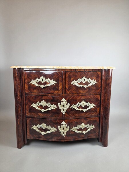 Louis XIV chest of drawers with rosewood marquetry and gilded bronze fittings, 18th century