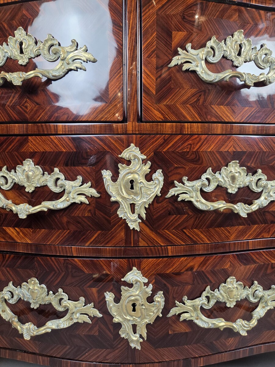 Louis XIV chest of drawers with rosewood marquetry and gilded bronze fittings, 18th century