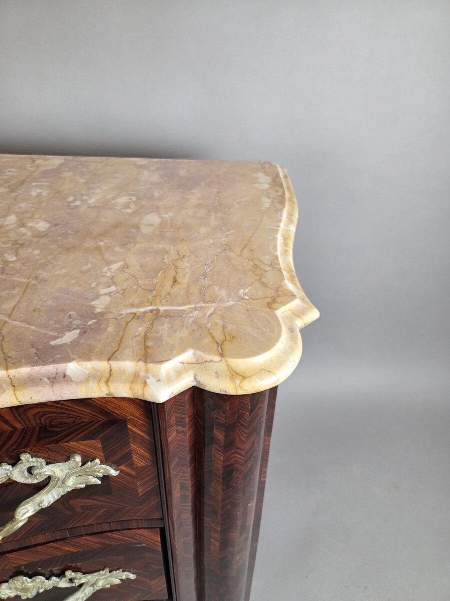 Louis XIV chest of drawers with rosewood marquetry and gilded bronze fittings, 18th century