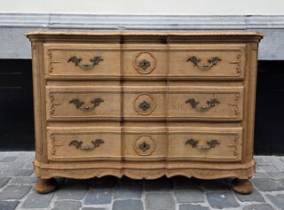 Louis XIV style chest of drawers in oak, early 20th century