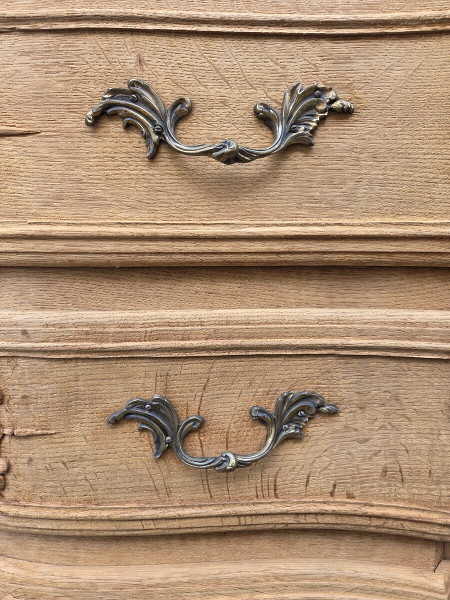 Louis XIV style chest of drawers in oak, early 20th century
