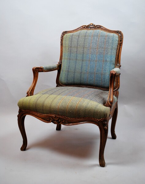 Louis XV armchair - New upholstery
