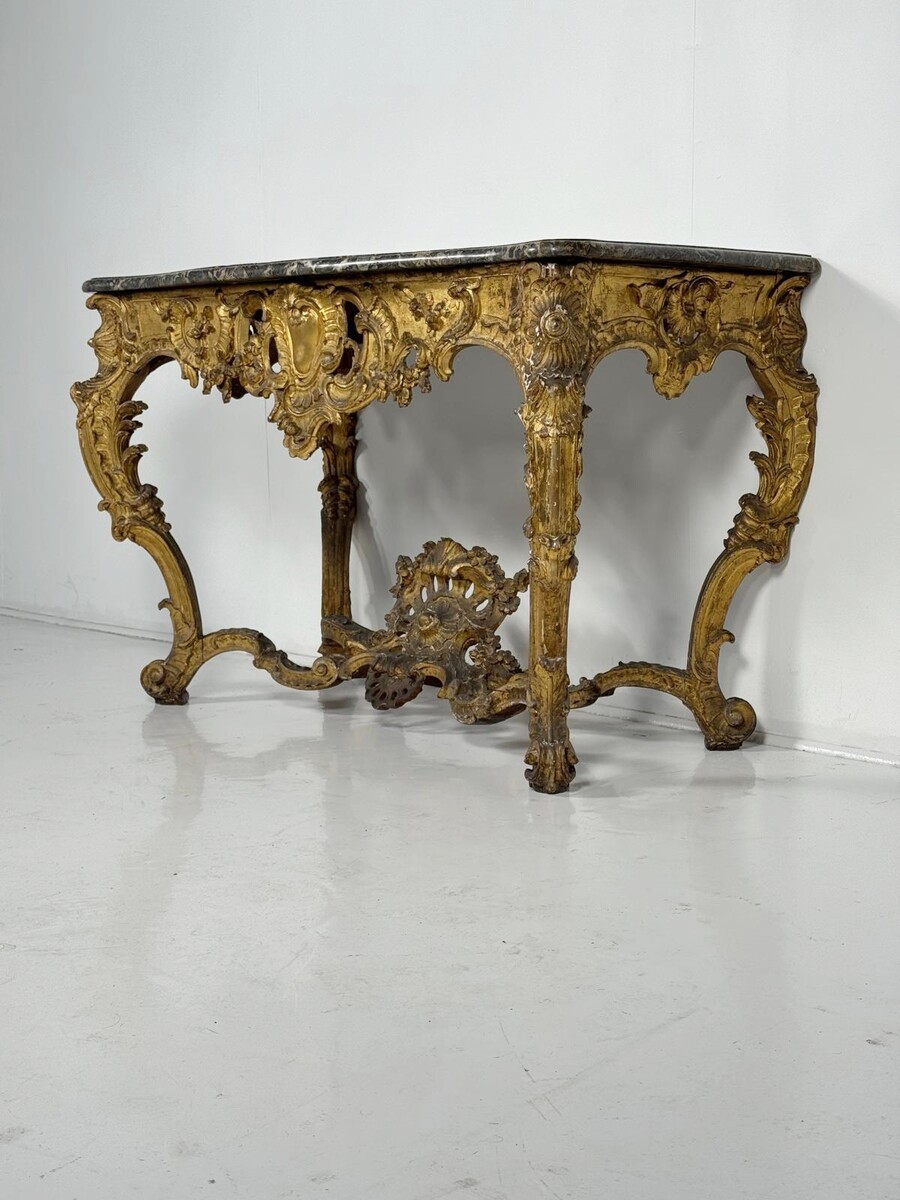 Louis XV console in giltwood and marble top, 18th