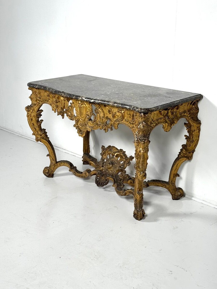 Louis XV console in giltwood and marble top, 18th