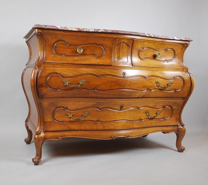 Louis XV style chest of drawers 