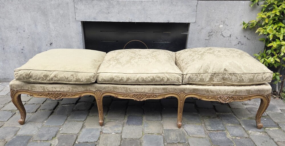 Louis XV style giltwood middle bench, late 19th century