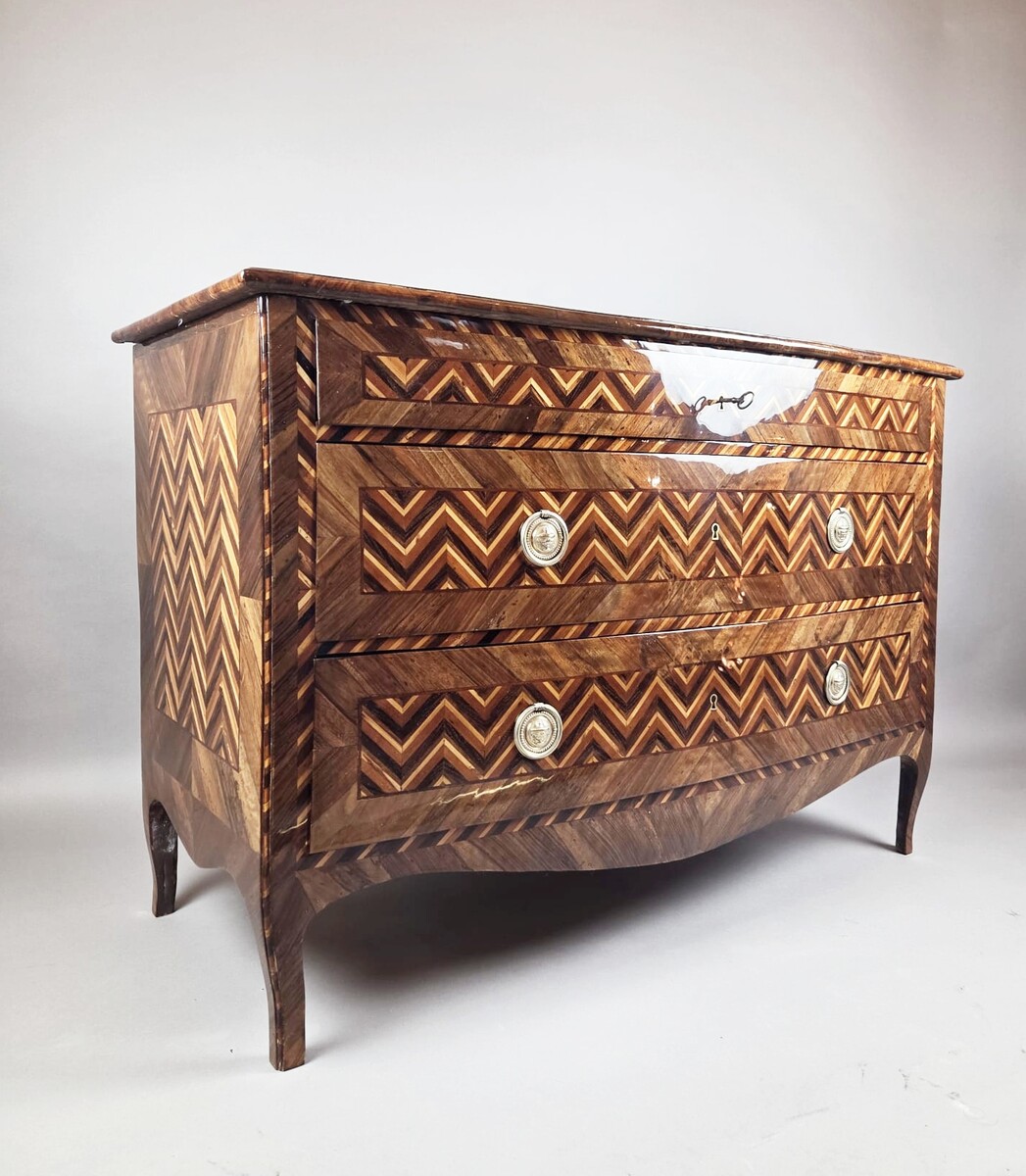 Louis XV style inlaid wood chest of drawers,18th century