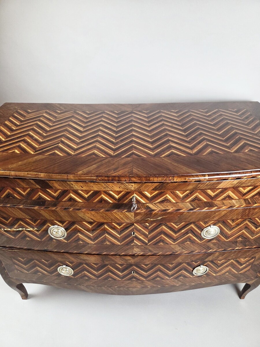 Louis XV style inlaid wood chest of drawers,18th century
