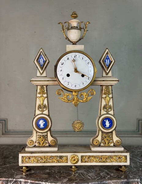 Louis XVI Portico Clock Decorated With Wedgwood Plate, XVIIIth Century