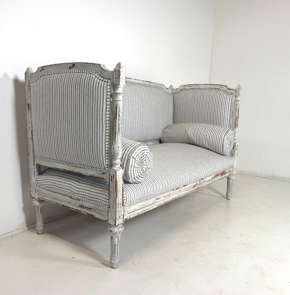 Louis XVI style daybed in patinated wood, late 19th century