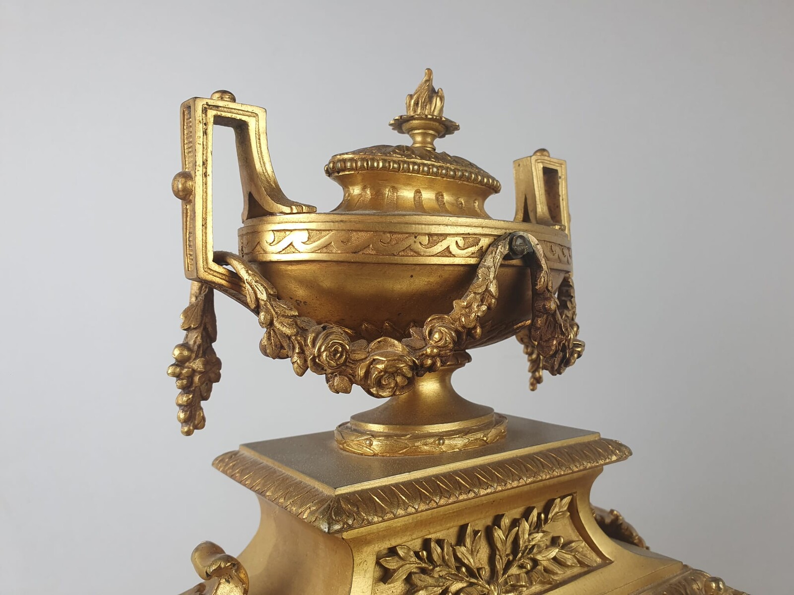 Louis XVI style gilt bronze clock, 19th century