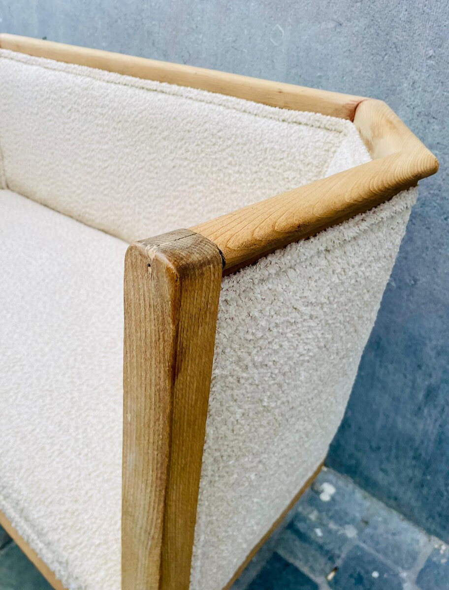 Magnificent Art Deco bench from 1920 in natural beech