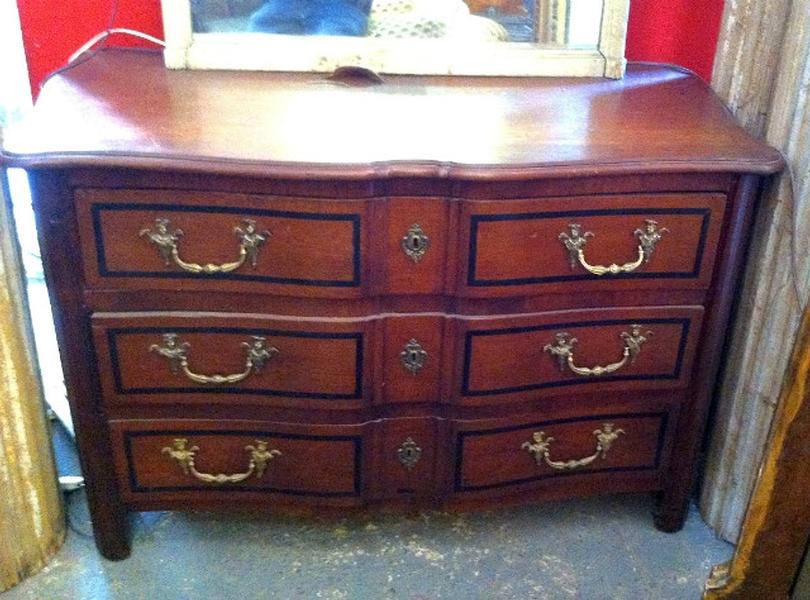 Mahogany chest of drawers, 18c